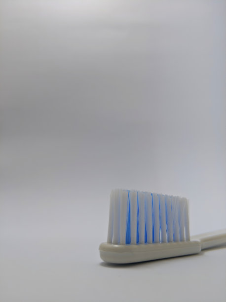 牙刷孤立在白色背景。图片下载