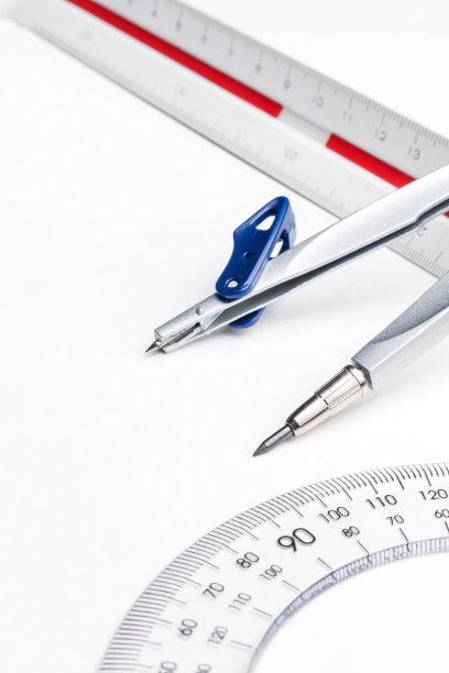 图纸板上的架构工具。图片下载