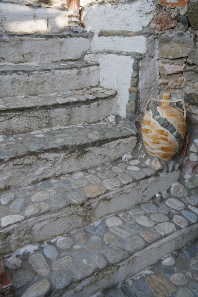 装饰的石墙和台阶图片下载