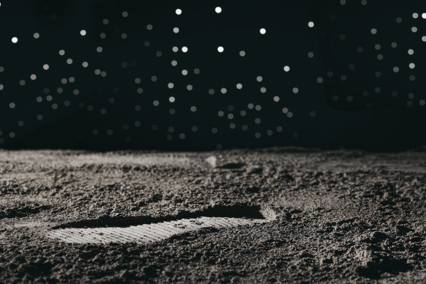 在散景背景下的月球足迹图片下载