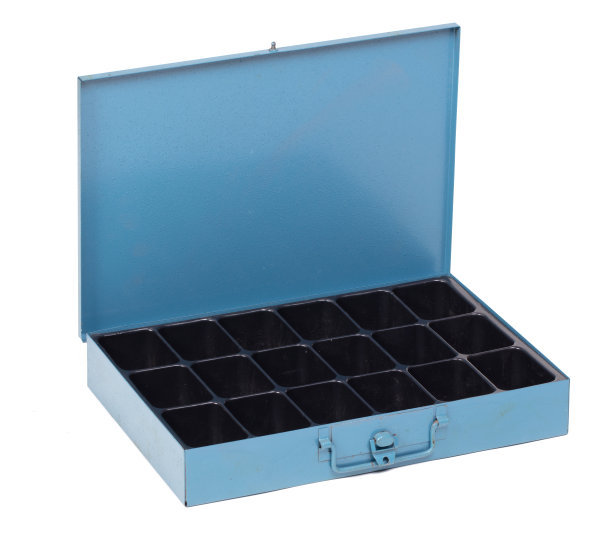 旧金属箱隔离图片下载