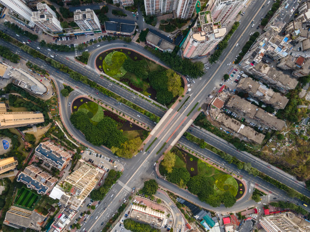 密集的城市交通鸟瞰图图片下载