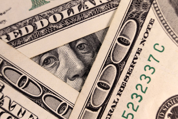 本杰明·富兰克林在100美元钞票上的特写镜头。美国货币概念，美元汇率图片下载
