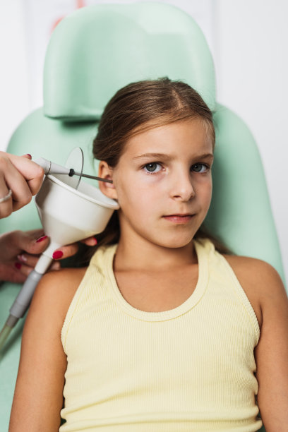 耳鼻喉科耳部冲洗图片下载