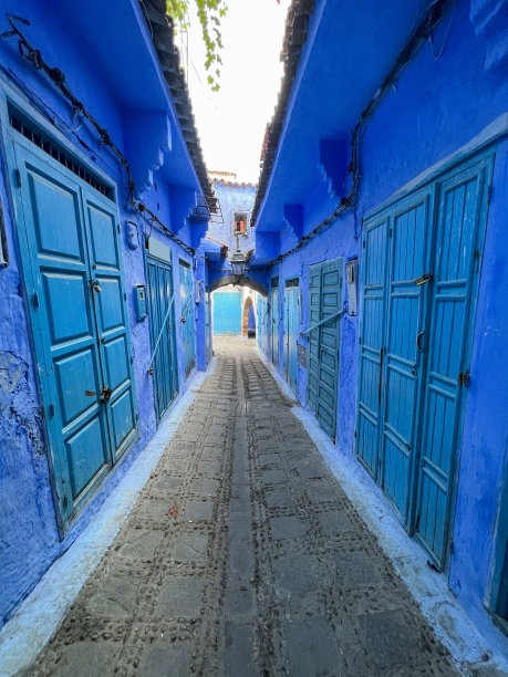 北非摩洛哥Chefchaouen老城的蓝色建筑图片下载