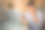 年轻时髦的男人在家工作图片下载