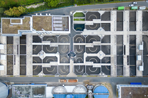 污水处理厂。鸟瞰图图片下载