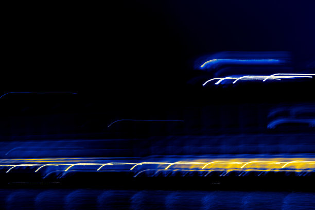 泰晤士河上威斯敏斯特的议会大厦图片下载