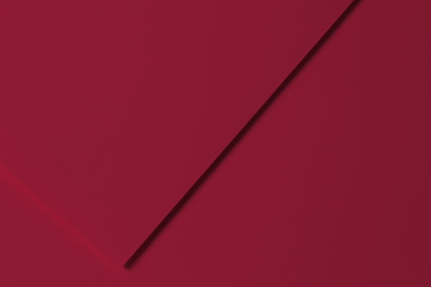 创意抽象万岁洋红色彩色纸背景。纯色几何线条和形状。俯视图图片下载