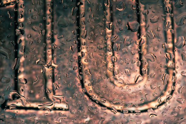 金属质感水滴特写背景图片下载