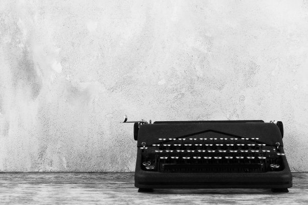 古董复古老式打字机。图片下载