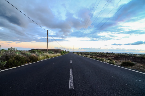 沙漠中的孤独之路，数码，照片，影像图片下载