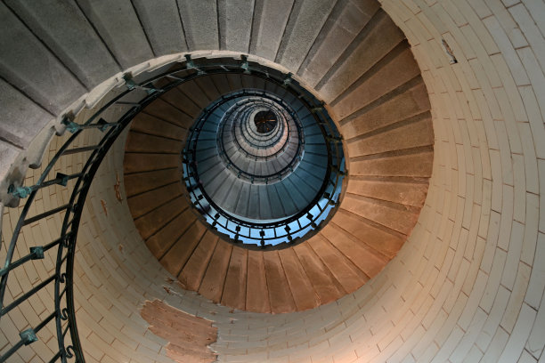 布列塔尼Penmarch的Eckmuhl灯塔楼梯图片下载