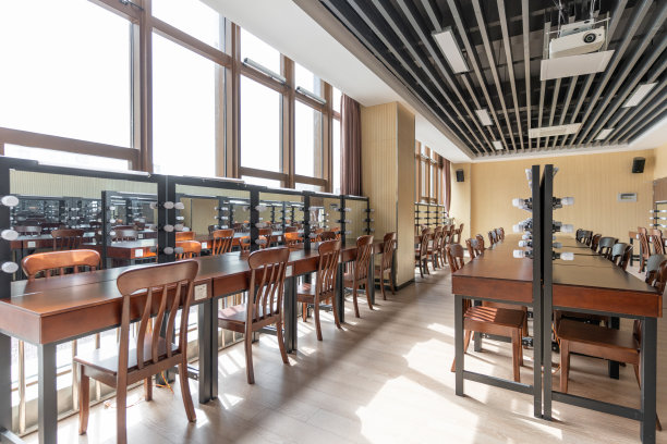 整洁的橱柜图片下载