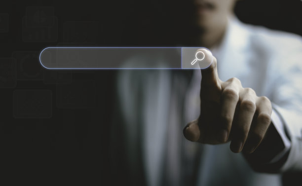 商家都是通过触摸虚拟屏幕进行搜索引擎优化，用于查找网络上的数据，SEO，搜索浏览互联网数据信息的网络概念。图片下载