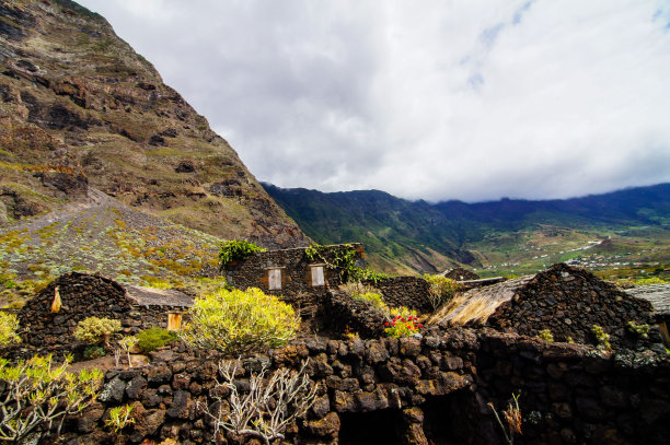 在耶罗岛的废弃房屋，数码照片图像图片下载