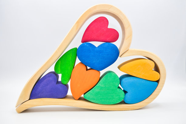 彩色可爱的心形积木图片下载
