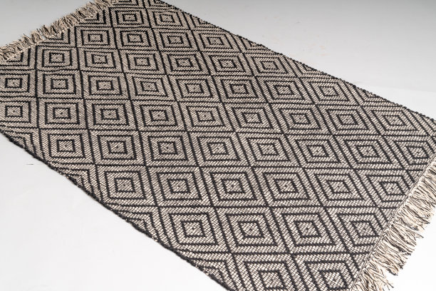 地毯工作室拍摄，浅灰色背景图片下载