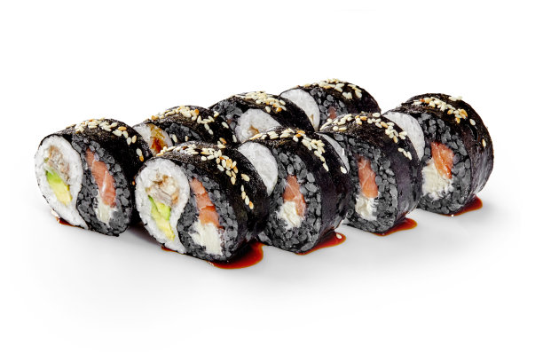 寿司卷形状的阴阳符号与鲑鱼，鳗鱼，鳄梨图片下载
