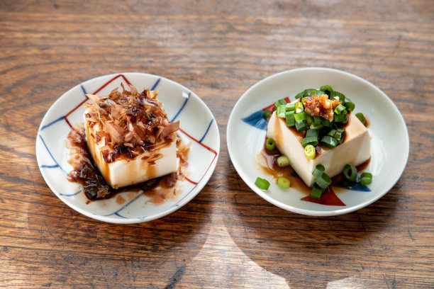 日本料理的“Hiyayakko”。图片下载