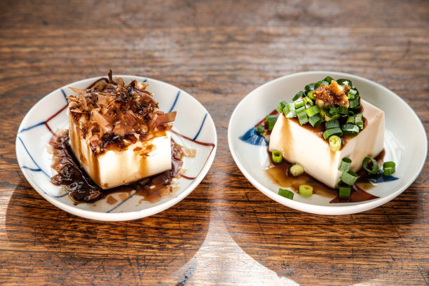 日本料理的“Hiyayakko”。图片下载