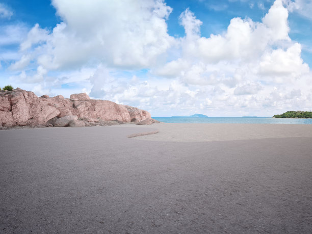 海景城市公园里空荡荡的灰色混凝土地板。图片下载