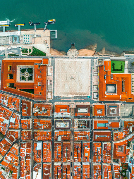 多云天里斯本的鸟瞰图图片下载