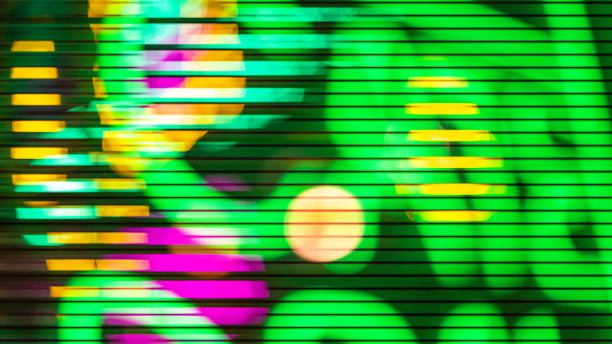 模糊抽象霓虹灯字图片下载