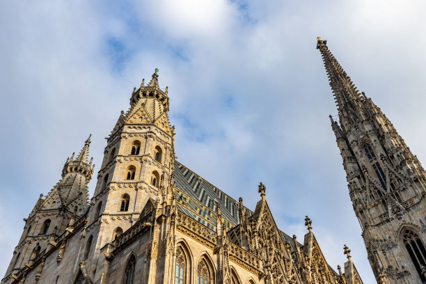 圣诞节期间，奥地利维也纳的圣斯蒂芬大教堂。图片下载