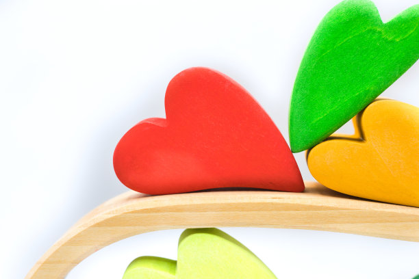 彩色可爱的心形积木图片下载