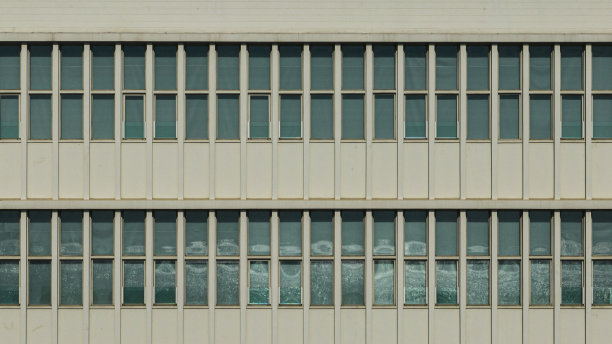 里斯本建筑的航拍图，造型非常美观图片下载