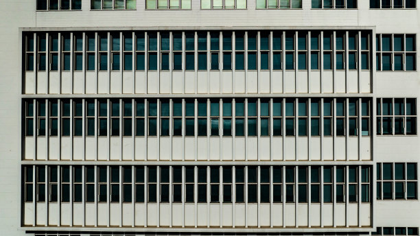 里斯本建筑的航拍图，造型非常美观图片下载