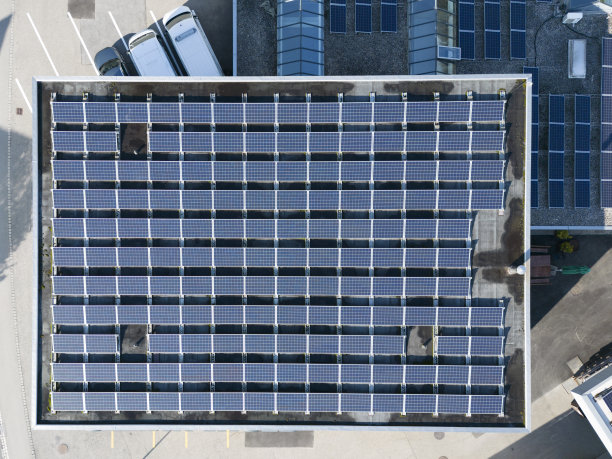 光伏系统的鸟瞰图图片下载