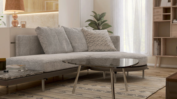 灰色面料沙发，玻璃咖啡桌，橱柜和木制书架，现代和豪华的白墙和拼花地板客厅，地毯和阳光从窗户透明窗帘图片下载