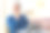 一位老人在用笔记本电脑，他想，图片下载
