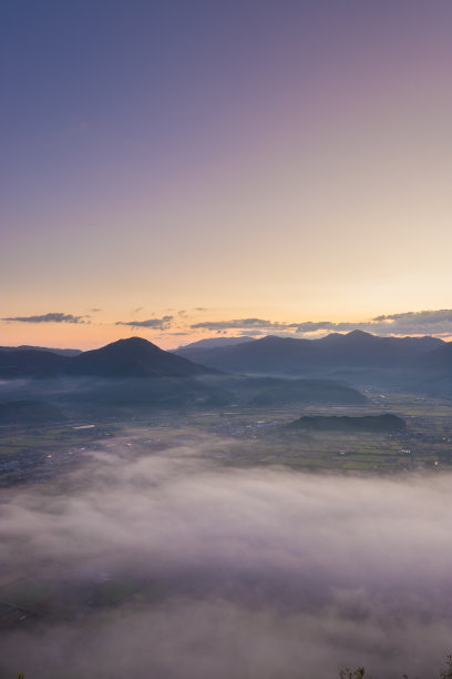 日出和大海​​云图片下载