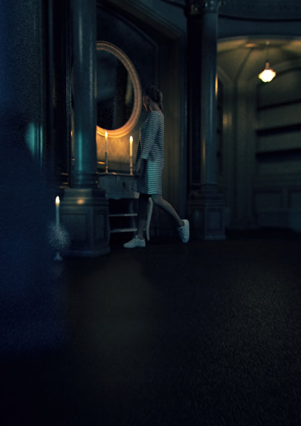 夜晚，在一间灯火通明的古典房间里，一名年轻女子走向一面带着烛光的镜子。3 d渲染。图片下载