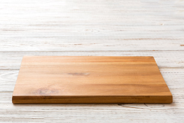 透视视图的木砧板上的木制背景。为你的设计留出空间图片下载