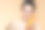 快乐的现代女性与美容霜罐图片下载