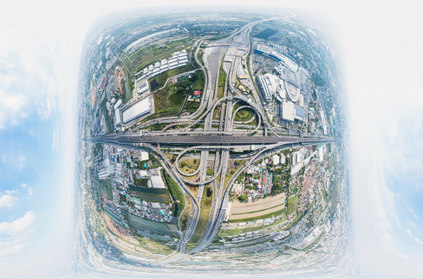 360度广场全景多层交叉口高速公路俯视图，是道路交通的重要基础设施。图片下载