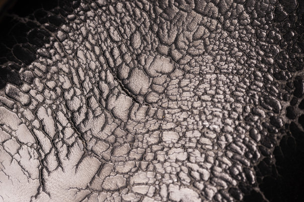 人造革表面有裂纹。图片下载