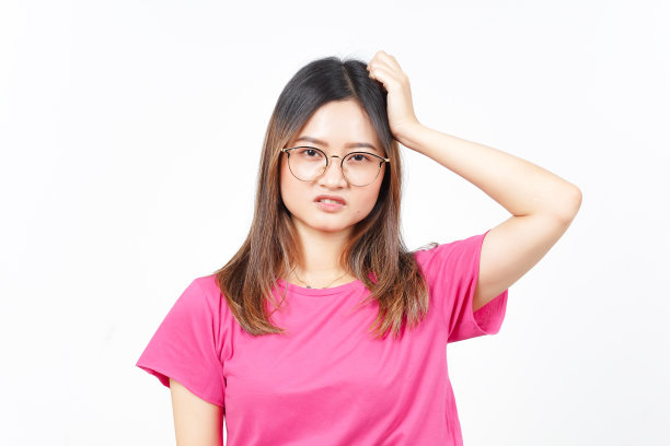 困惑和思考的姿态，美丽的亚洲女人孤立在白色背景图片下载