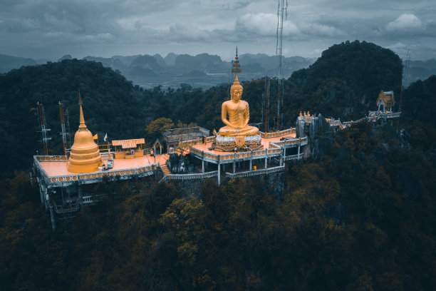 泰国甲米虎穴寺的鸟瞰图图片下载