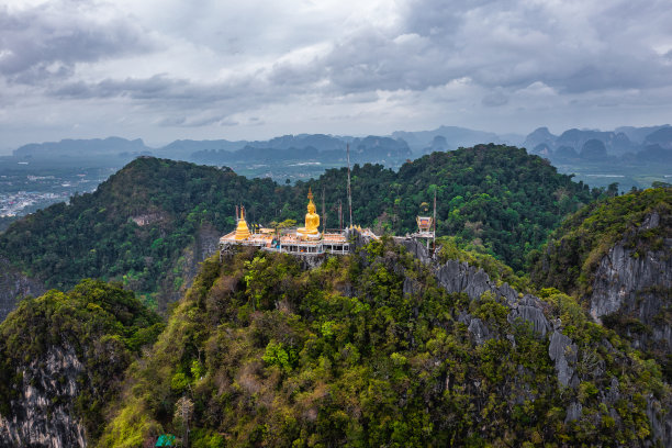 泰国甲米虎穴寺的鸟瞰图图片下载