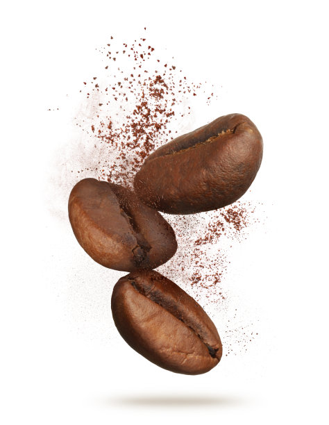 芳香的咖啡粉和咖啡豆落在白色的背景上图片下载