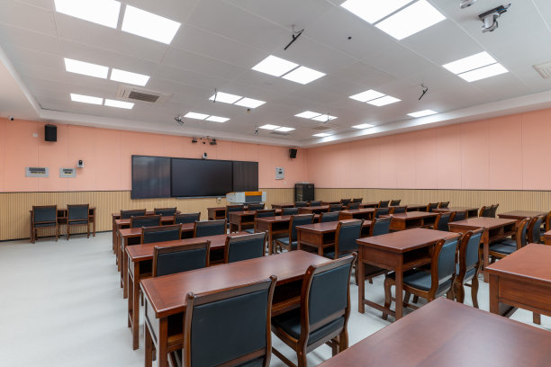 新型空多媒体教室图片下载