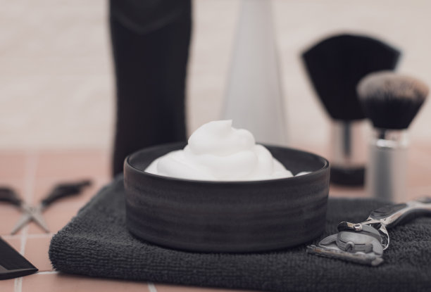 一套剃须用品。图片下载