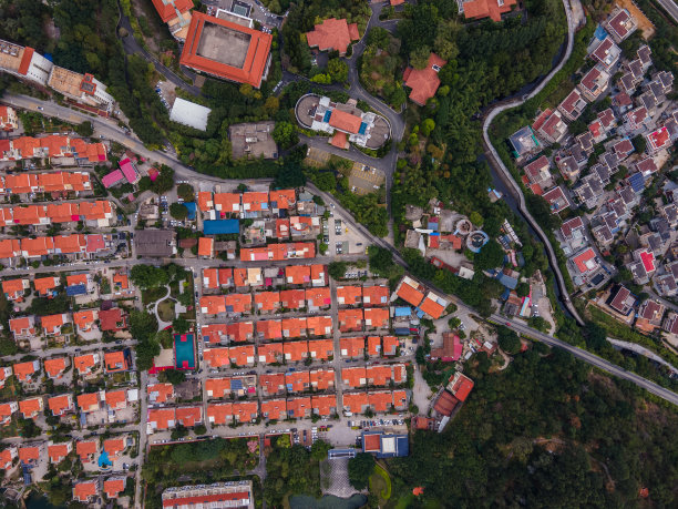 别墅区域和道路鸟瞰图图片下载