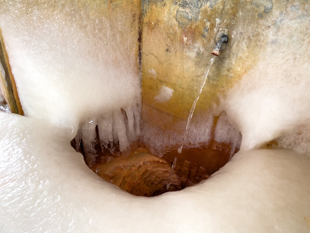 冰的形成图片下载