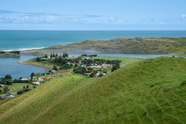 从怀卡托港附近的山上可以看到海岸图片下载